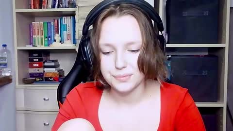 diana_back3 online show from October 18, 1:56 pm