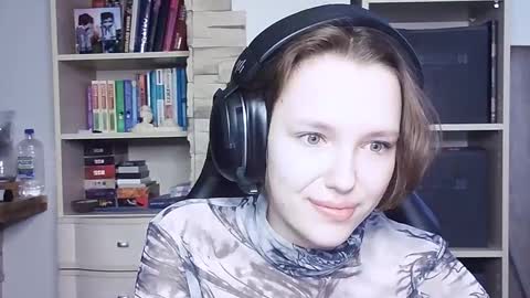 diana_back3 online show from October 26, 6:19 am