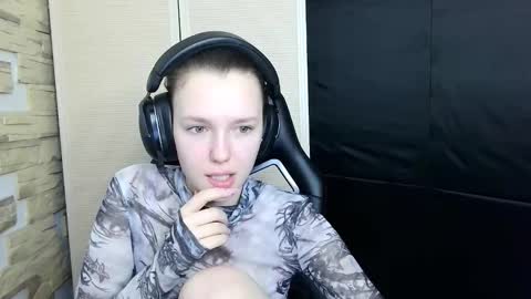 diana_back3 online show from November 12, 12:05 pm