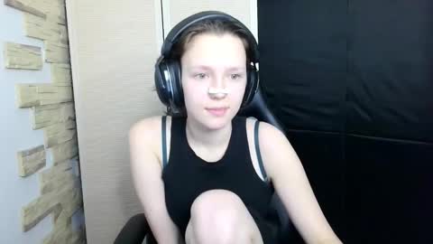 diana_back3 online show from November 16, 12:22 pm