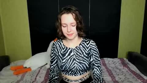 diana_back3 online show from January 11, 12:32 pm