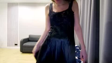 Snapshot of diana_meridor chatting on January 19, 1:43 am diana_meridor online show from January 19, 1:43 am