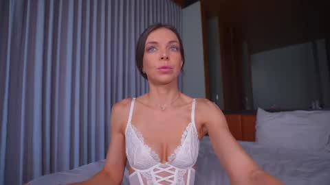 Snapshot of diana_smiley chatting on June 21, 1:52 am Diana online show from June 21, 1:52 am