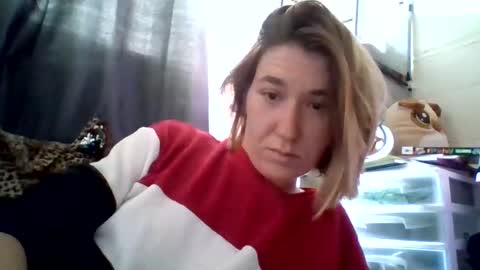 Snapshot of dianarussell864 chatting on October 18, 2:29 pm dianarussell864 online show from October 18, 2:29 pm