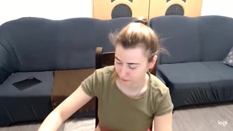 dianasmiey7 online show from December 3, 9:00 am