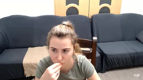 dianasmiey7 online show from December 17, 9:27 pm