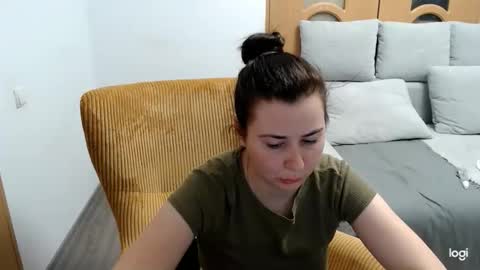 Snapshot of dianasmiey7 chatting on April 15, 7:58 pm dianasmiey7 online show from April 15, 7:58 pm