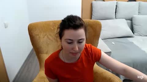 Snapshot of dianasmiey7 chatting on April 17, 12:19 pm dianasmiey7 online show from April 17, 12:19 pm