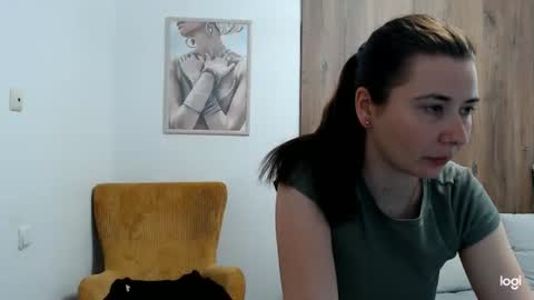 Snapshot of dianasmiey7 chatting on April 28, 11:04 am dianasmiey7 online show from April 28, 11:04 am