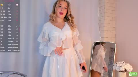 Snapshot of diannedibartolo chatting on September 9, 6:13 am diannedibartolo online show from September 9, 6:13 am