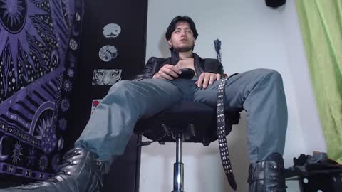 DICAPRIO online show from December 13, 6:59 pm