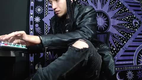 DICAPRIO online show from January 10, 8:04 pm