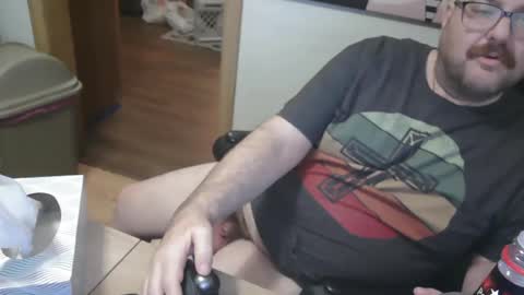 Snapshot of diche1134 chatting on March 8, 11:05 am Running Bear online show from March 8, 11:05 am