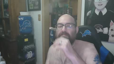 Snapshot of diche1134 chatting on November 22, 6:56 am Running Bear online show from November 22, 6:56 am