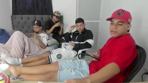 Snapshot of dick_master17 chatting on November 11, 1:33 pm dick online show from November 11, 1:33 pm