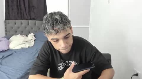 Snapshot of dick_master17 chatting on December 15, 10:52 am dick online show from December 15, 10:52 am