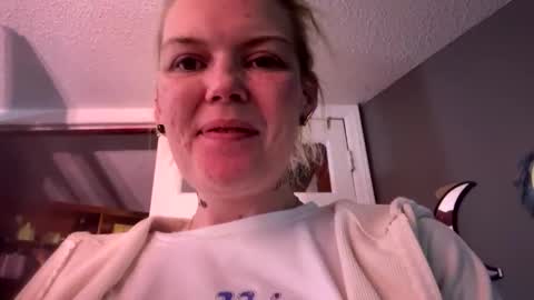 Snapshot of dickeddownsouth chatting on November 3, 3:08 am Beau online show from November 3, 3:08 am