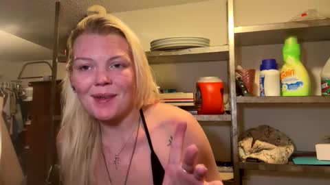 Snapshot of dickeddownsouth chatting on November 25, 8:42 pm Beau online show from November 25, 8:42 pm