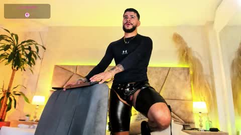 Snapshot of dickgriffith chatting on November 1, 11:01 am Dick Griffith online show from November 1, 11:01 am