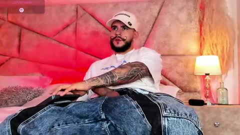 Snapshot of dickgriffith chatting on November 9, 10:41 pm Dick Griffith online show from November 9, 10:41 pm