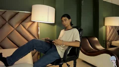 Snapshot of dickie_dicking chatting on November 22, 9:14 pm dickie_dicking online show from November 22, 9:14 pm