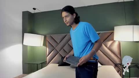 Snapshot of dickie_dicking chatting on November 25, 10:54 pm dickie_dicking online show from November 25, 10:54 pm