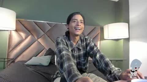 Snapshot of dickie_dicking chatting on November 28, 9:39 pm dickie_dicking online show from November 28, 9:39 pm