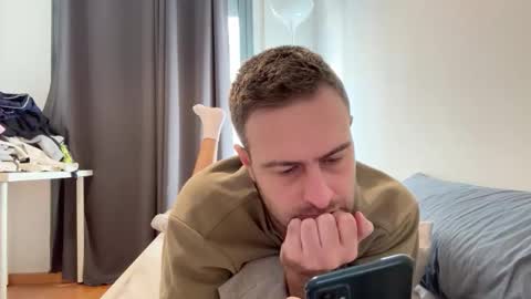 Snapshot of dickjulian chatting on November 18, 12:20 pm Im Julian all cum shot videos here online show from November 18, 12:20 pm