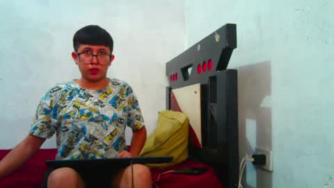 didier_hot_777 online show from April 6, 3:15 am