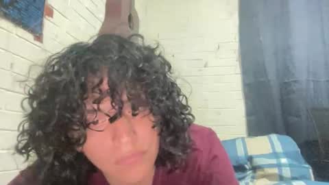 Snapshot of dieciochocentimetross chatting on May 29, 11:25 pm dieciochocentimetross online show from May 29, 11:25 pm