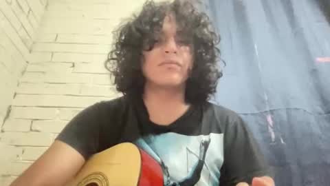 Snapshot of dieciochocentimetross chatting on June 7, 8:01 pm dieciochocentimetross online show from June 7, 8:01 pm
