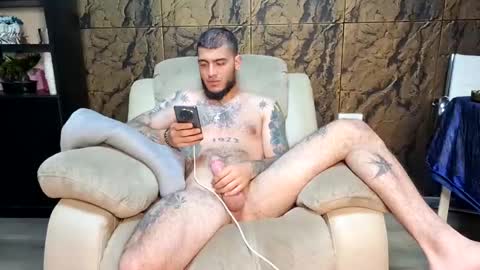 diego_armando24 online show from June 8, 7:58 pm