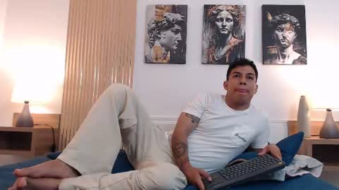Snapshot of diego_salvatore chatting on June 15, 2:41 pm diego_salvatore online show from June 15, 2:41 pm