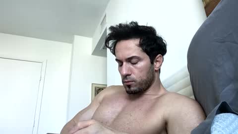 Snapshot of diegodavids chatting on December 21, 2:04 pm diegodavids online show from December 21, 2:04 pm