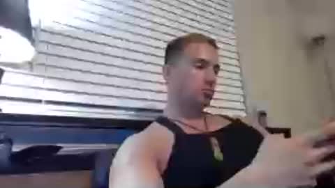 Snapshot of diegodavids chatting on July 25, 3:04 am diegodavids online show from July 25, 3:04 am
