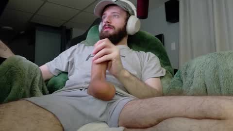 Snapshot of digbicknik chatting on March 2, 5:08 am digbicknik online show from March 2, 5:08 am