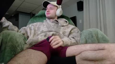 Snapshot of digbicknik chatting on March 15, 1:22 am digbicknik online show from March 15, 1:22 am