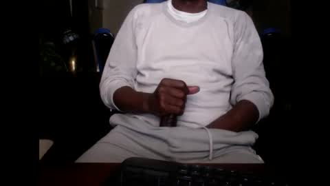 Snapshot of digitalpimpn chatting on December 17, 12:11 pm The Digital Pimp.... online show from December 17, 12:11 pm