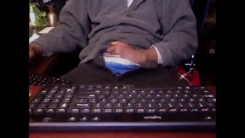 Snapshot of digitalpimpn chatting on December 17, 11:27 pm The Digital Pimp.... online show from December 17, 11:27 pm