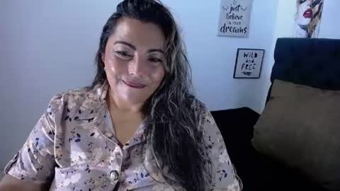 Snapshot of dihayara chatting on June 25, 4:45 am Mariana online show from June 25, 4:45 am