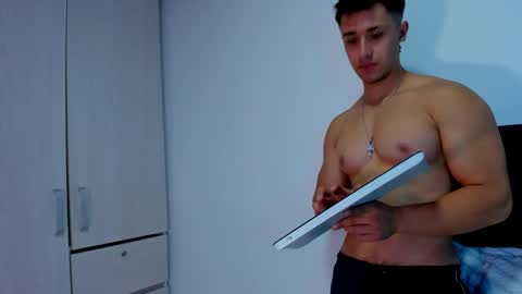 Dilan Coy online show from February 19, 1:29 am