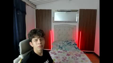 Snapshot of dilan_orduz chatting on October 19, 1:01 pm Dilan Orduz online show from October 19, 1:01 pm
