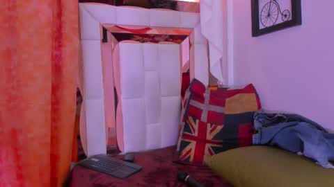 Snapshot of dilan_scootk_ chatting on March 14, 7:30 pm dilan_scootk_ online show from March 14, 7:30 pm