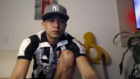 dilanxxx8888 online show from November 23, 11:15 pm