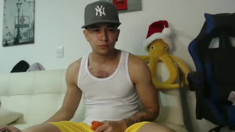 dilanxxx8888 online show from December 18, 3:45 am