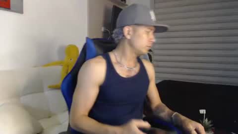 dilanxxx8888 online show from February 12, 3:01 am