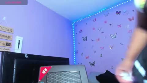 Snapshot of dilay__x chatting on March 28, 5:29 am dilay__x online show from March 28, 5:29 am