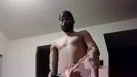 dill801975 online show from February 1, 11:47 pm