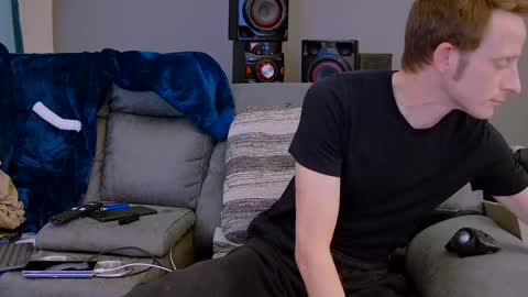 Snapshot of dilldough405 chatting on December 14, 10:02 am Dilldough405 online show from December 14, 10:02 am