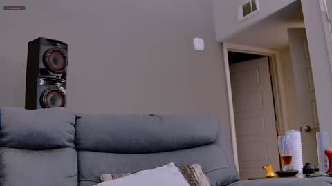 Snapshot of dilldough405 chatting on December 20, 6:08 am Dilldough405 online show from December 20, 6:08 am